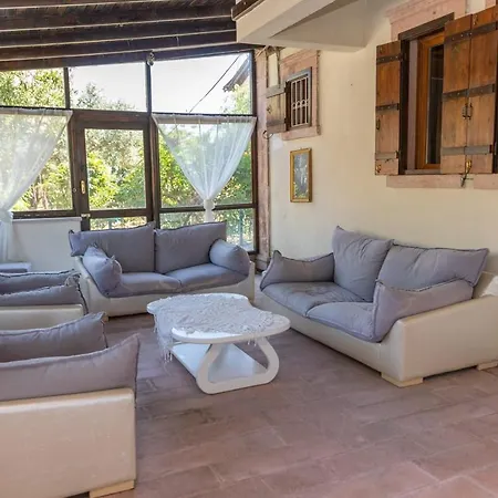 Cozy Duplex House Near Beach And Colorful Attractions In Ayvalik *